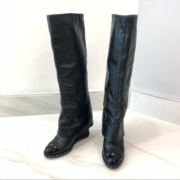 SOLD. CHANEL boots 38 run small - Picture 3 of 14